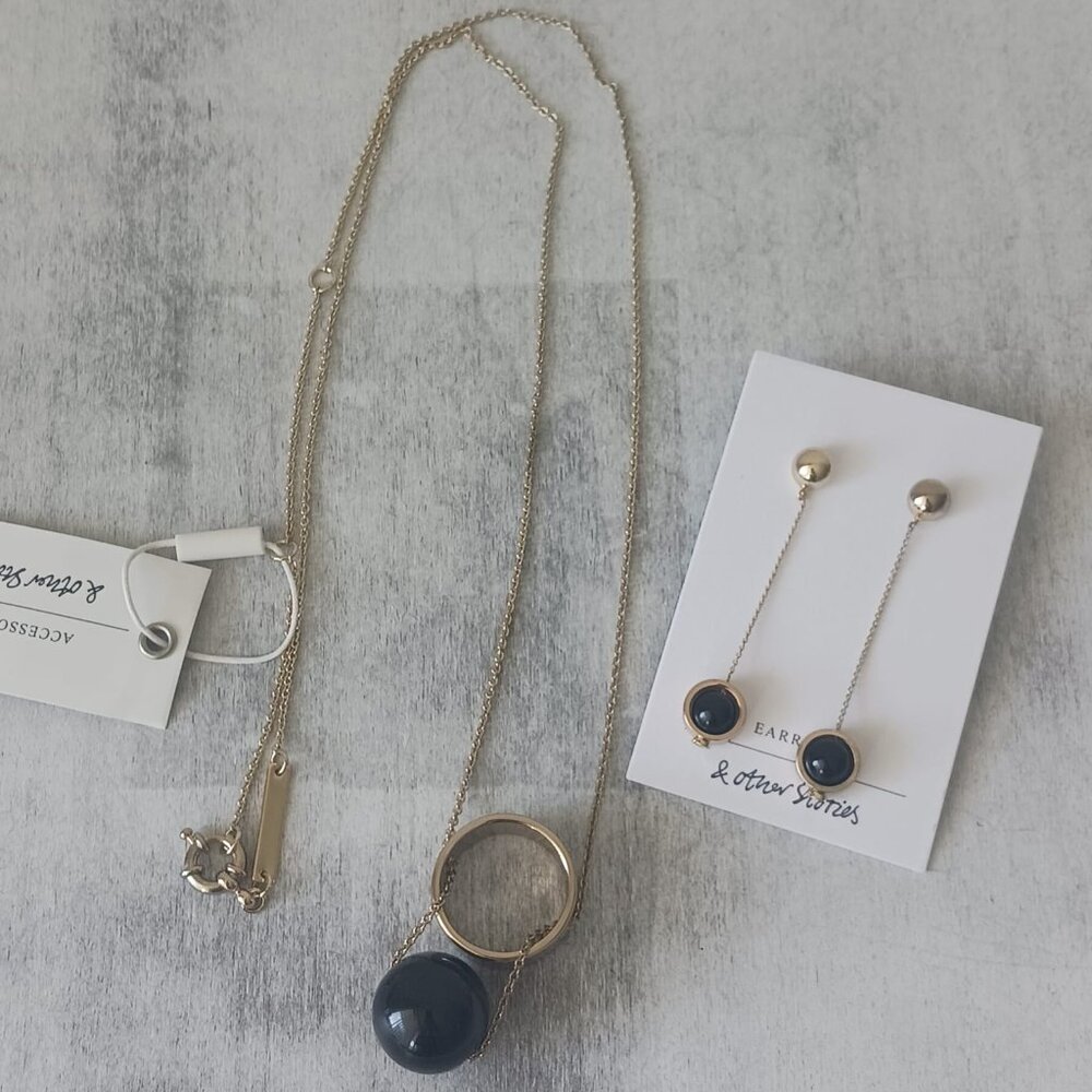 & OTHER STORIES Set Of ORB PENDANT EARRINGS GOLD & BLACK and Matched Necklace
